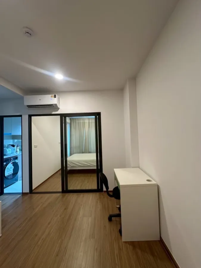Selling The Livin Ramkhamhaeng: 1 bedroom, 1 bathroom, fully furnished. Don't miss this great deal!