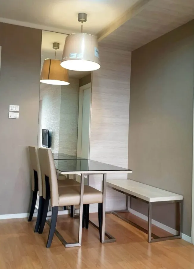 For rent: Lumpini Place Srinakarin-Huamak Station. A comfortable and fully furnished apartment.