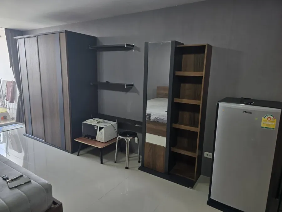 For rent: Ratchada City 18. A lovely room with complete amenities. What are you waiting for?