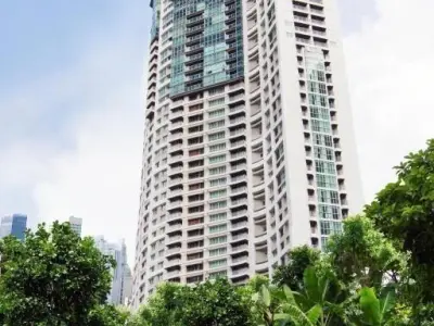 Urbana Langsuan
