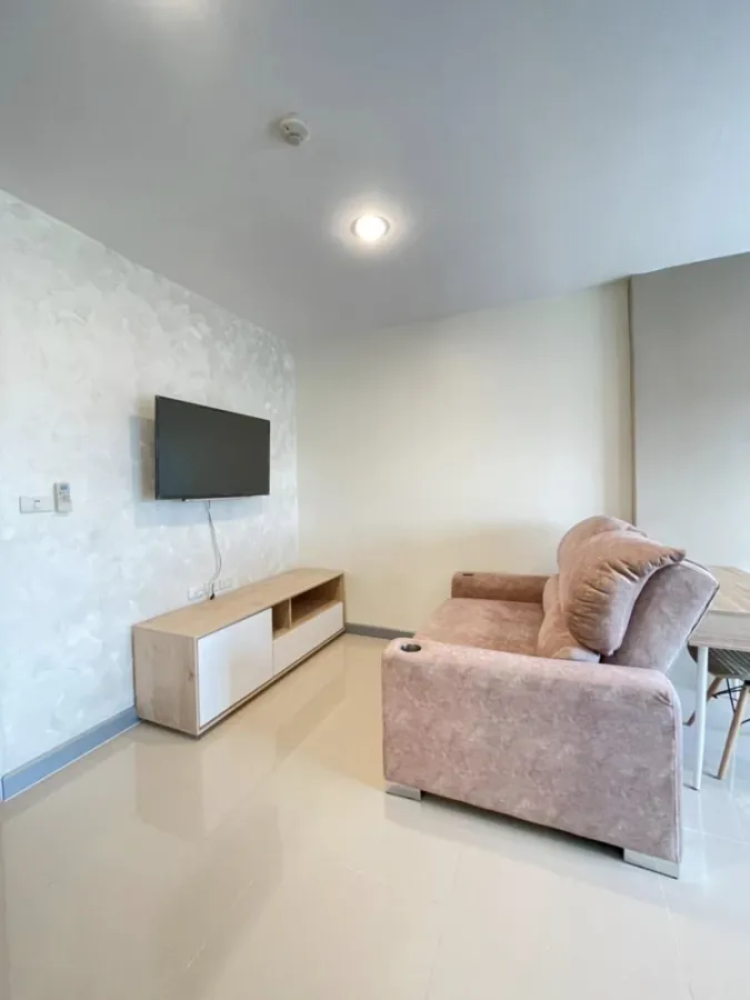 For sale, for rent Condo Lazio Sriyan, ready to move in, complete facilities, if you don't reserve, you'll regret it.