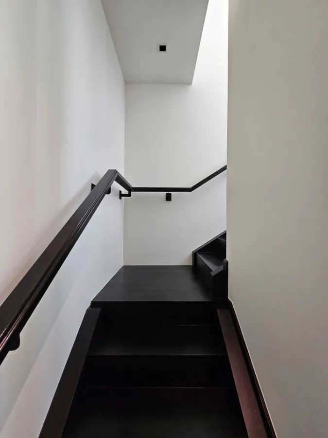 For rent!! Condo 28 Chidlom, duplex room Simple, elegant, expensive-looking furniture Just carry one bag and move in!!
