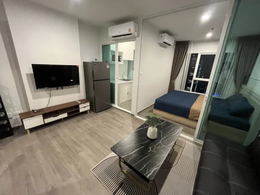 For rent: Regent home Bangna, well-separated room, Building D, high floor, outside view, ready to move in, book now, don't miss out.
