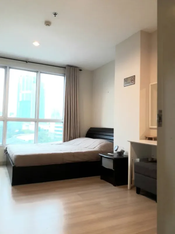 ให้เช่า คอนโด ไลฟ์ แอท สาทร 10 ห้องเลขที่ 48/29 เฟอร์และเครื่องใช้ไฟฟ้าครบ รีบจองเลย อย่ารอช้า!!