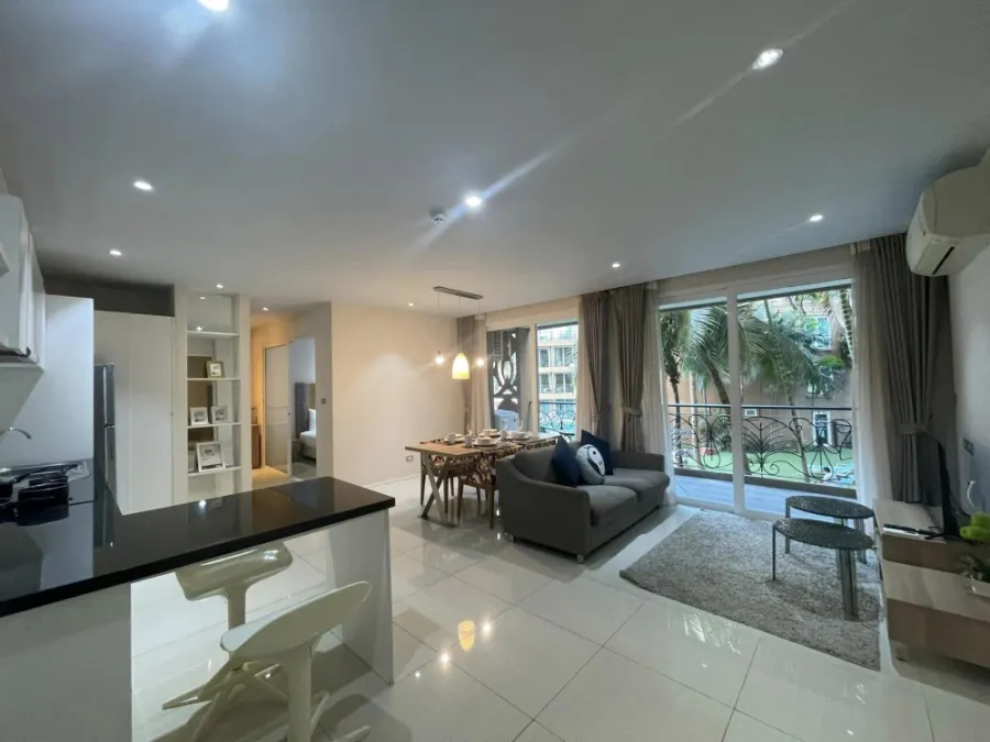 For rent: Atlantis Condo Resort Pattaya (Jomtien), 2 large bedrooms, swimming pool view, very chill, must be arranged.