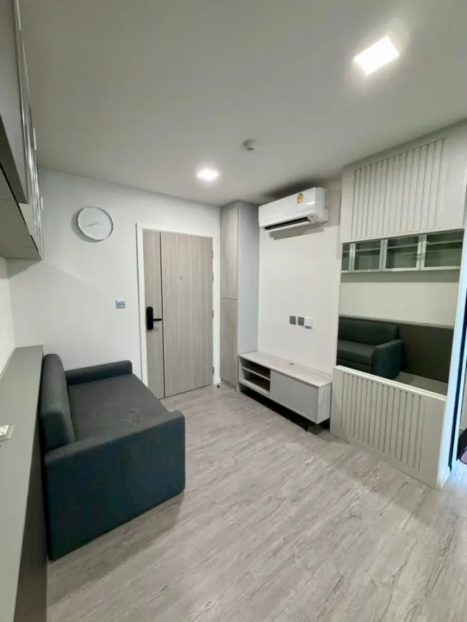 For rent: Atmoz Tropicana Bangna, modern minimalist style room with full furnishings. Don't miss out!