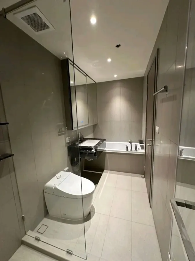 ให้เช่า The Issara Sathorn ชั้น 32 มาพร้อมการตกแต่งที่ครบครัน สนใจจองเลย