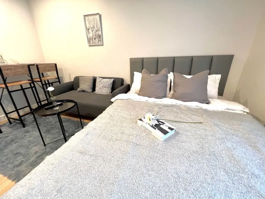 For rent, Metro Sky Wutthakat, 16th floor, STUDIO room, comes with good furniture. Nicely decorated. Book now.
