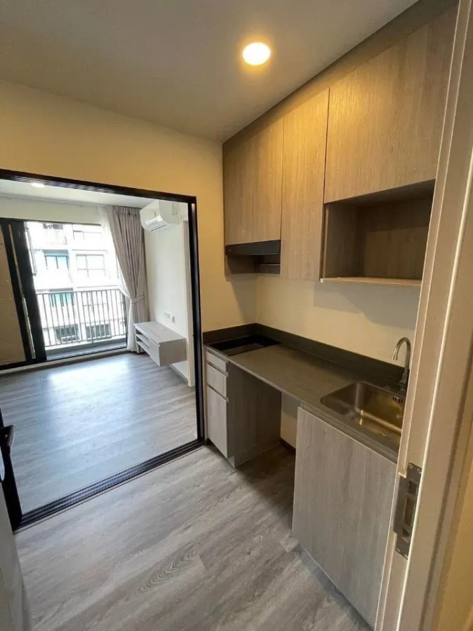 Selling THE ORIGIN ONNUT, empty room, room decorating lovers shouldn't miss it. Condo in the heart of the city Travel very comfortably, quickly.