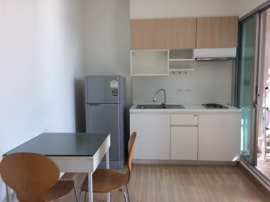 Quick sale!! Condo The Parkland Srinakarin Lakeside, good location, convenient transportation, near shopping areas, do not miss!!