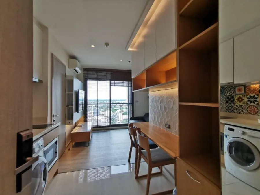 ขายคอนโด Rhythm Sukhumvit 36-38 ห้องแต่งพร้อมอยู่ Built in เน้นตู้เก็บของ ครบจบที่นี่ จองเลย