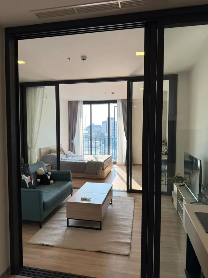Condo for rent at XT Phayathai. Ready to move in, fully furnished. You definitely don't want to miss this!