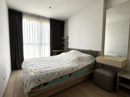 For rent: IDEO O2, very high floor unit with stunning Chao Phraya River view. Fully furnished and equipped with appliances. Book now!