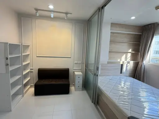 For sale: Lumpini Condo Town Ramindra-Lat Pla Khao, a lovely room on the 4th floor, fully furnished, beautiful garden view, don't miss it! images