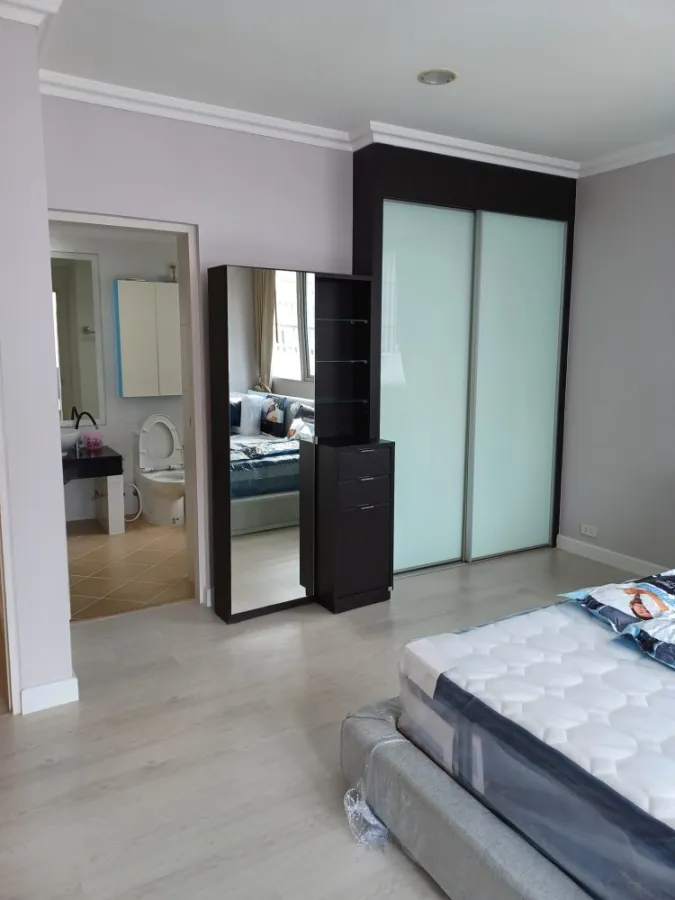 ขายคอนโด St.louis Grand Terrace ห้องกว้างขวางสุดๆ ตกแต่งดุน่าอยู่ พร้อมวิวเมือง จองเลยจ้า