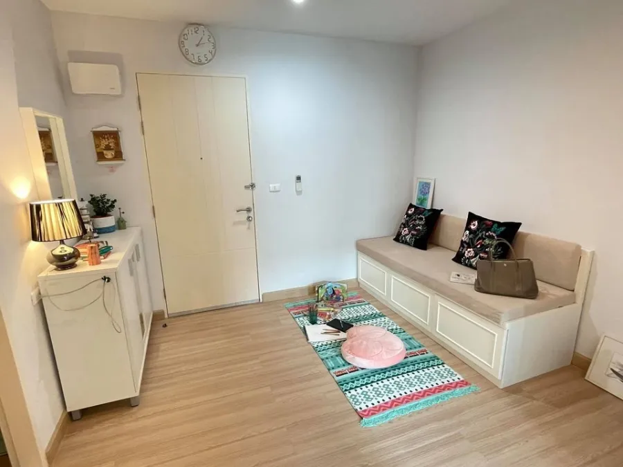 For sale, rent, The Niche Mono Ratchavipha, high floor, swimming pool view. Very good atmosphere. Fully Furnished. Reserve first, get first served.