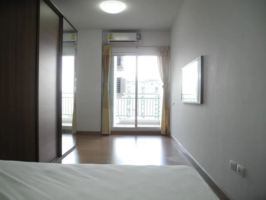 For rent Supalai Park Asoke-Ratchada, beautiful room, clean, very wide interior, fully furnished, great view, book now, do not miss it