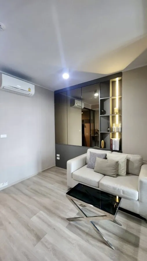 For rent/sale Condo IDEO Ratchada-Sutthisan, 21st floor, room facing north, room is a single corridor, very private, buy now.