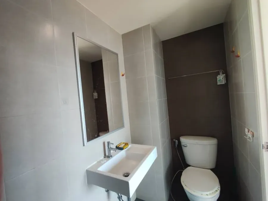 For sale Lumpini Park Phetkasem 98, Building D, 19th floor, fully furnished, ready to move in, city view, great atmosphere, if you don't reserve, you'