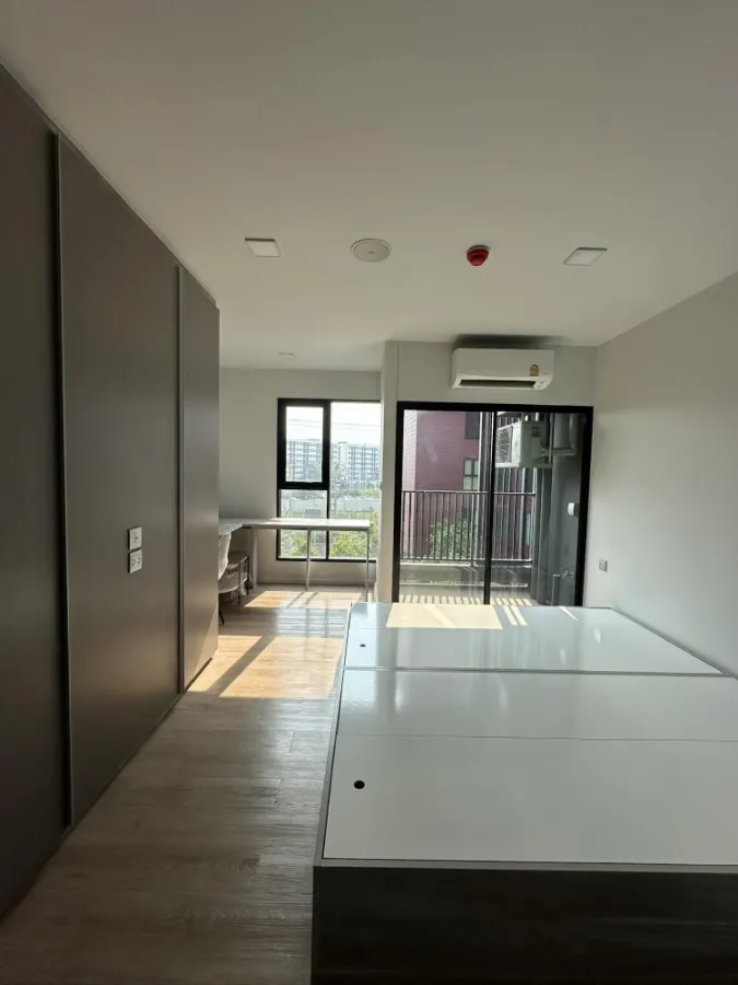 For sale Kave TU, Building C, 4th floor, swimming pool view. Comes complete with decorations. Book now before it's gone.