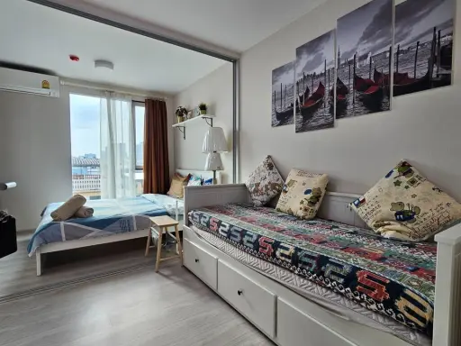 For sale: Plum Condo Ramkhamhaeng 60 Interchange, includes furniture and electrical appliances, stylishly decorated, interested, reserve now.