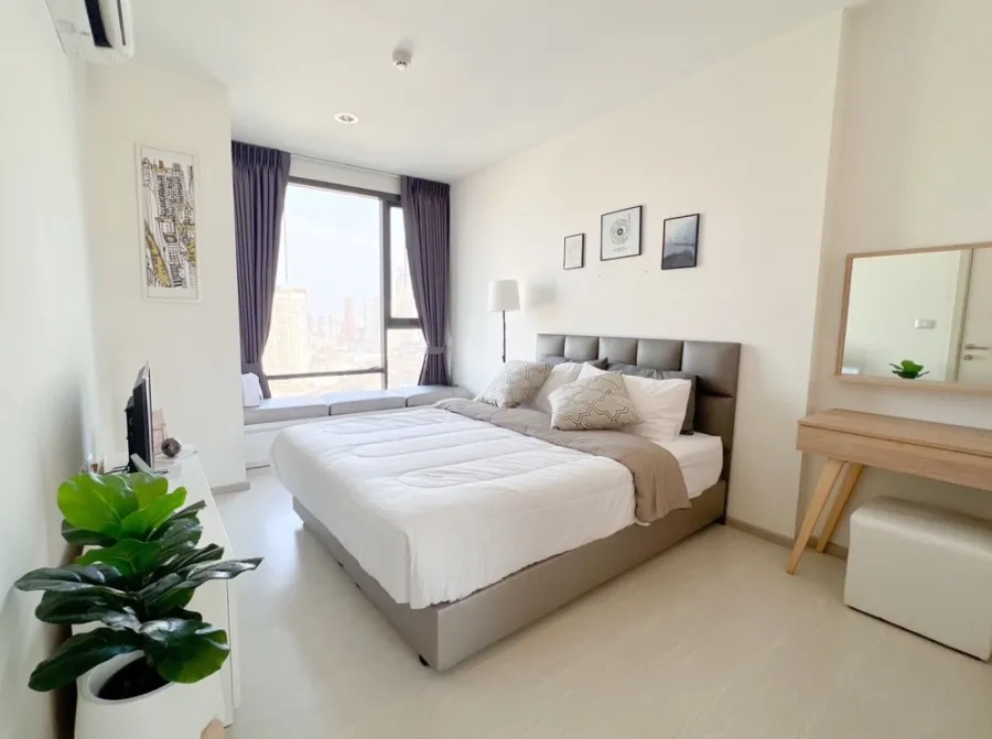 For sale, for rent RHYTHM Sukhumvit 42, 18th floor, beautiful city view. The room is decorated in a minimalist style, beautiful and livable. Don't mis
