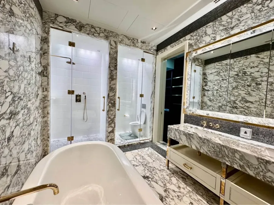 ให้เช่า The Ritz-Carlton Residences Bangkok ห้องพร้อมอยู่ เฟอร์พร้อม กว้างขวางอยู่สบาย จองเลย ชั้นสูง