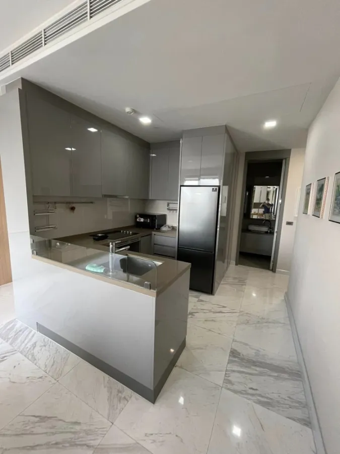 For sale rent Condo M Silom, spacious room, well built in, has a bathtub, let me tell you, don't miss it.