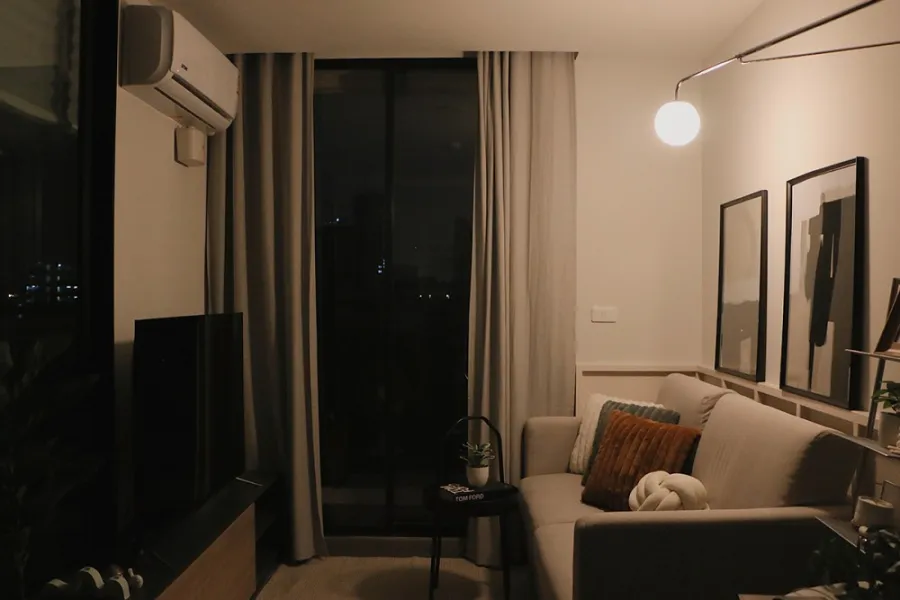 Condo for rent: Flexi Sathorn - Charoen Nakhon. The room is decorated in a minimalist style, shady, so nice to live in. Reserve now.