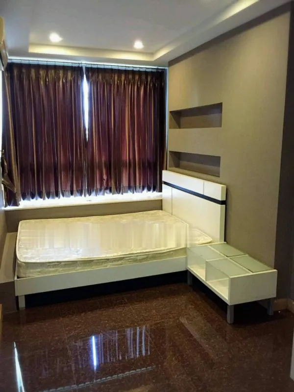 For rent แฮปปี้ คอนโด ลาดพร้าว 101 ห้องสตูดิโอ ตกแต่งพร้อมเข้าอยู่ เฟอร์แน่น ส่วนกลางเริ่ด จองเลยย