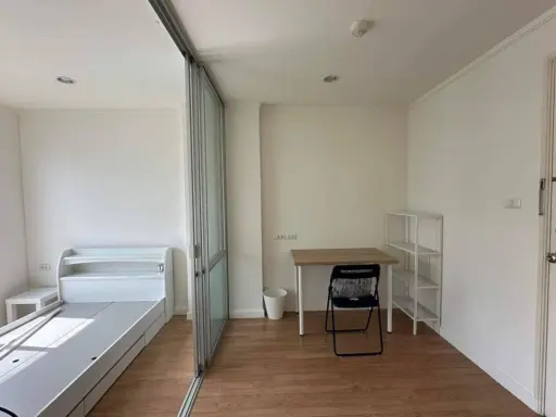 For rent: Lumpini Ville Phatthanakan-Phetchaburi New Road. The room is decorated with IKEA furniture. Interested? Book now!
