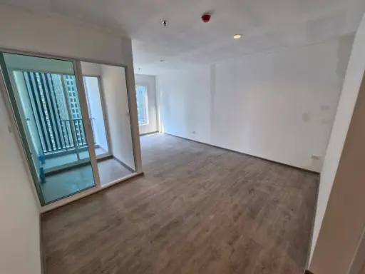 For rent: Regent Home Bangna, 9th floor, garden view, comfortable to the eyes, the room is in the condition of an angel, hurry and reserve it now.