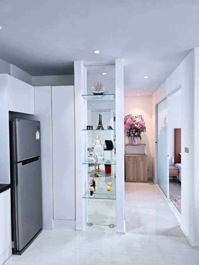 For rent: Atlantis Condo Resort Pattaya, 2 bedrooms, spacious living area, fully furnished, pool view, unblocked. Book now!