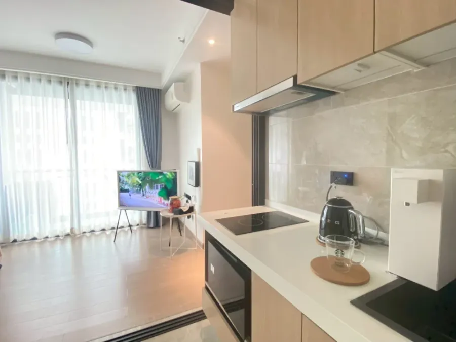 ให้เช่า Regal Sathorn-Narathiwat ห้องพร้อมอยู่ เฟอร์พร้อม ชั้นสูง จองเลย