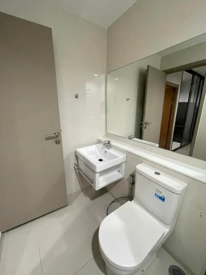 Condo for rent Life Asoke-Rama 9, nice decorated room Good electrical appliances Tell me don't miss it