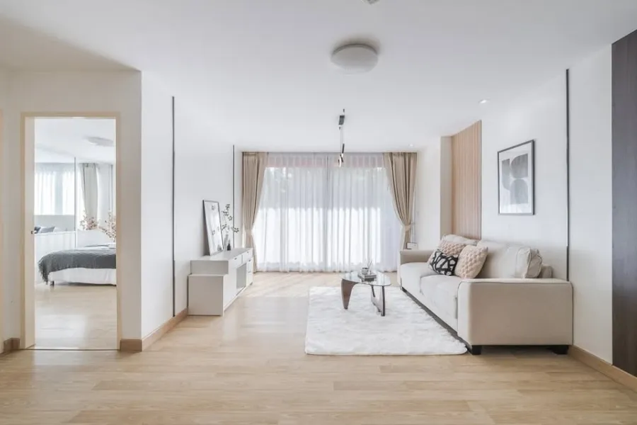 Selling a large Prima Srinakarin condo, perfect for families and couples. Enjoy a peaceful and private atmosphere. Don't miss out!
