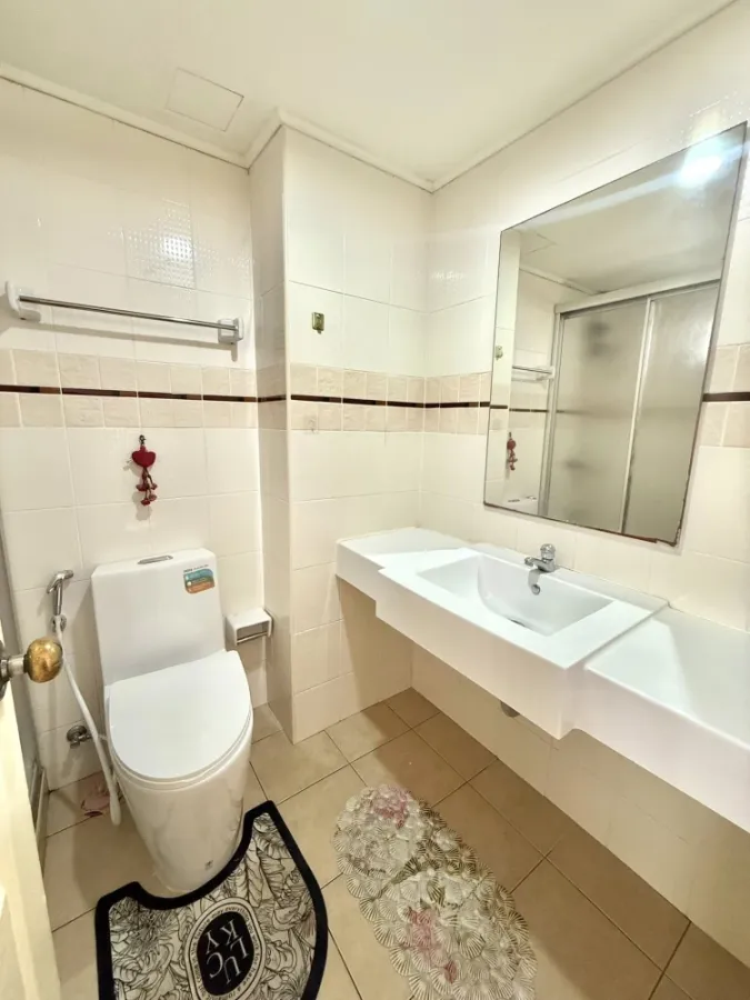 Selling a 7th-floor unit at Lumpini Ville Cultural Center. Excellent location, convenient transportation, and fully furnished. Don't miss out!
