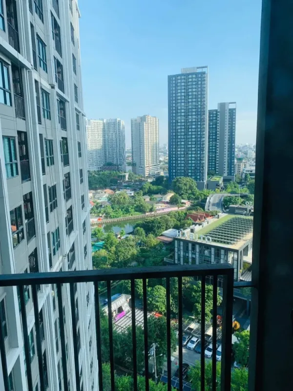 ขาย / ให้เช่า คอนโด เดอะ เบส พาร์ค เวสต์ ระเบียงทิศตะวันออกเฉียงใต้ วิวสระว่ายน้ำ รีบจองเลย