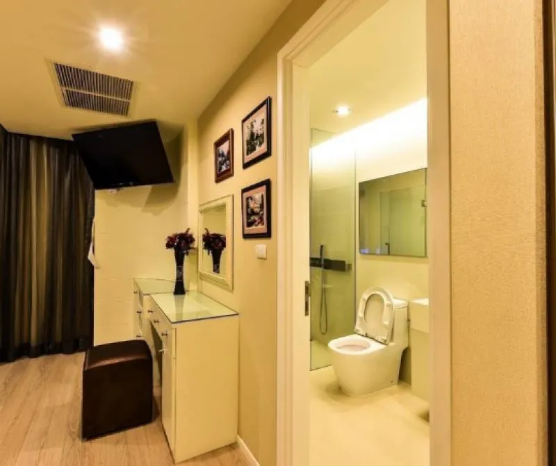 Urgent sale !! Condo The Room Sukhumvit 21, Duplex room 2 floors, 117 sq m, near BTS, ready to move in. Hurry !!