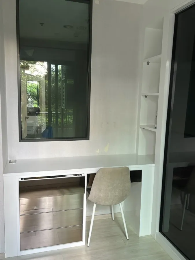 Life Pinklao condo for sale, spacious room, ready to move in, just bring your bags and come. Hurry and reserve now before it's too late.
