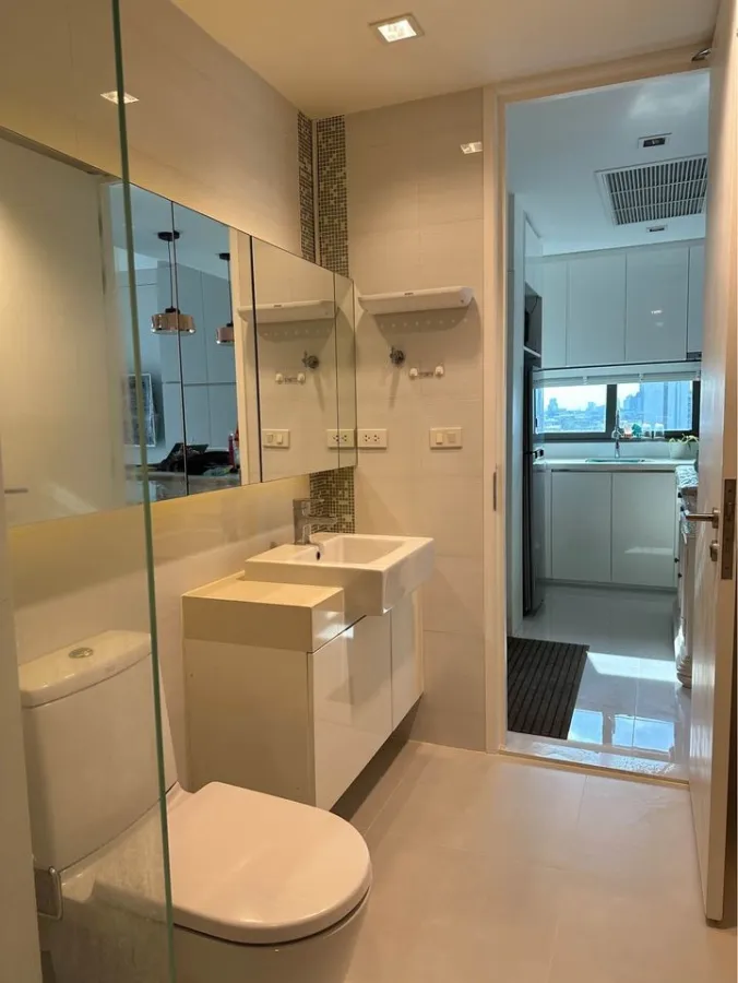 For sale and rent, Naranine, great built-in room, very livable, premium grade furniture. You can just come in and stay.