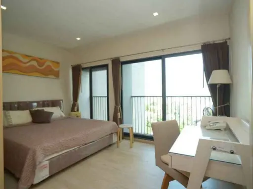 The largest room, size 42 sq m, spacious and comfortable. Sold at Noble Remix Sukhumvit 36, great opportunity, book now.