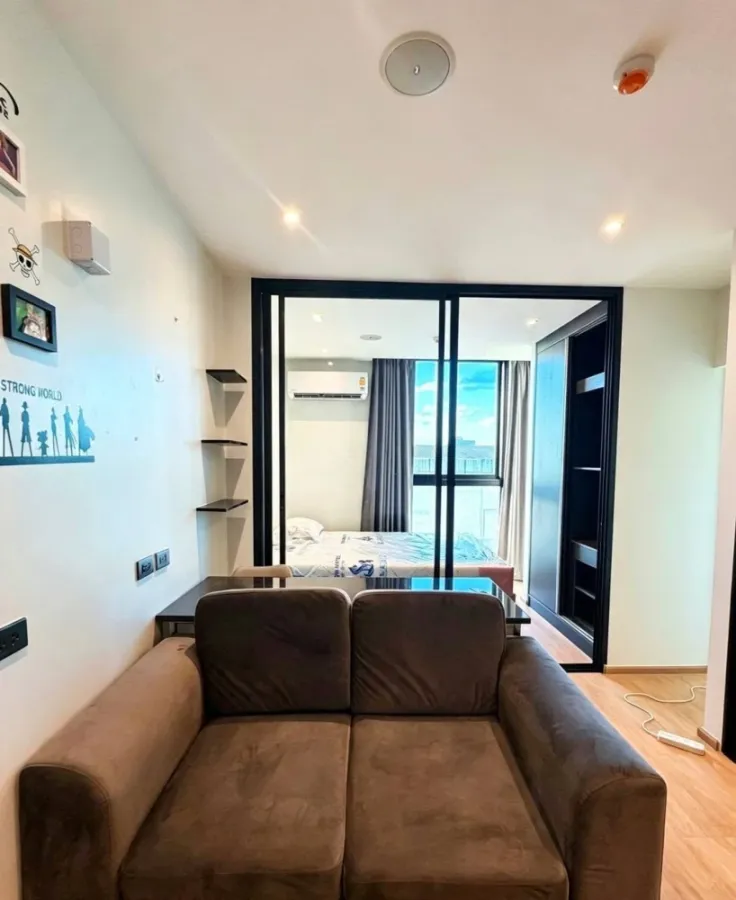 For sale or rent: The Matt 1 Sathorn - Tha Phra condo, corner unit, quiet and private. Book now! Don't miss this opportunity.