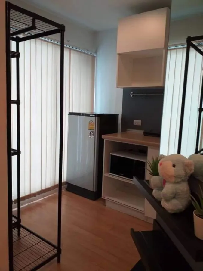 For rent, Lumpini Ville On Nut 46, this room is decorated in tone control, the price is very good, the mattress is thick and soft. I need this room