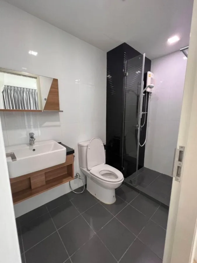 For rent: Elite Salaya, spacious room. divided into proportions simple decoration The room is clean and comfortable. Don't miss it.