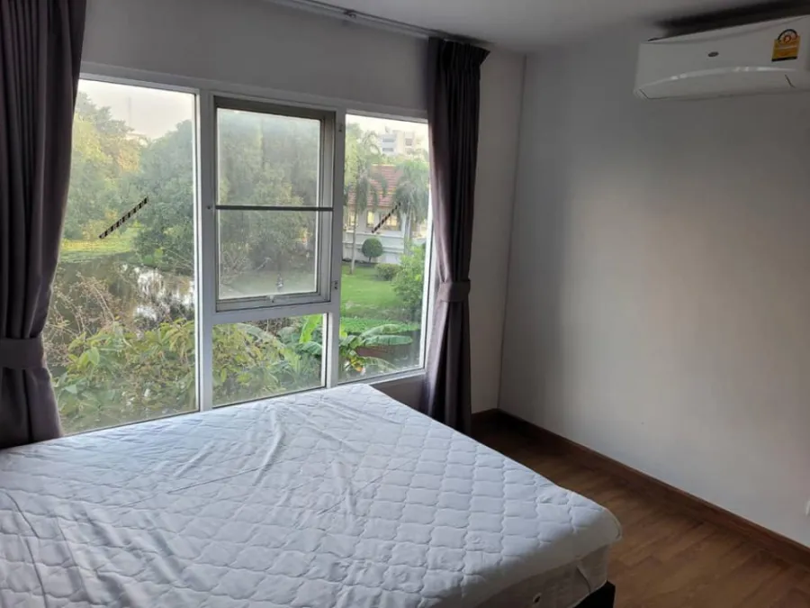 For rent, Regent Home 25 Tiwanon, large room, has a useful space. Plus a lot of electrical appliances. Book now.