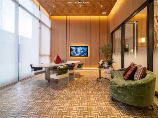Condo for sale: Aspire Onnut Station. Corner room with privacy. Great price. Hurry and reserve now!