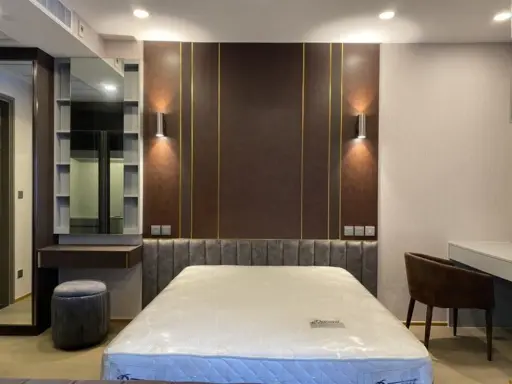 Condo for rent Ashton Chula-Silom, good view, fully furnished. Complete electrical appliances, near the train station. Urgent.