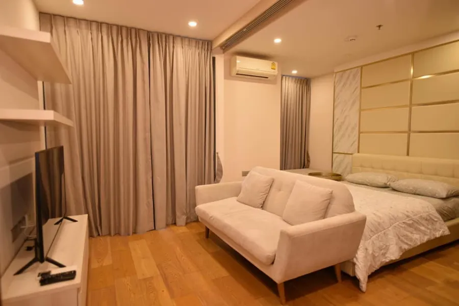 ให้เช่าคอนโด Q​ Chidlom-Phetchaburi​ 1 bedroom พร้อมอ่างอาบน้ำ Fully Furnished พร้อมเข้าอยู่ จองเลย