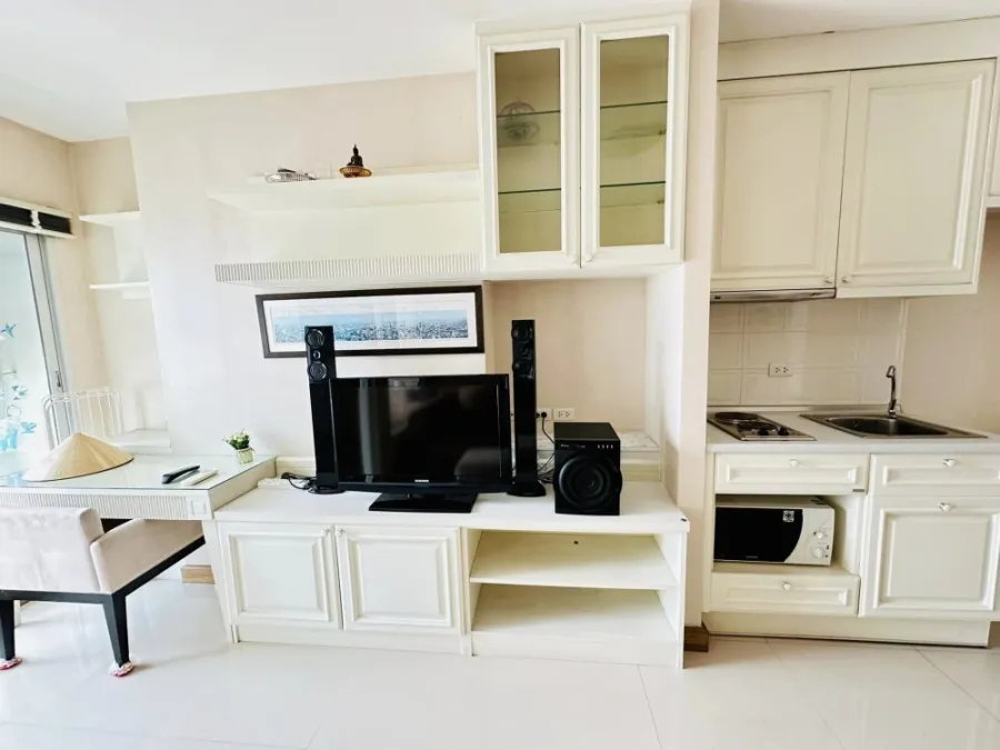 IVY River Condo for sale, next to the Chao Phraya River, beautiful view, good weather, full equipment, reserve now, urgent.